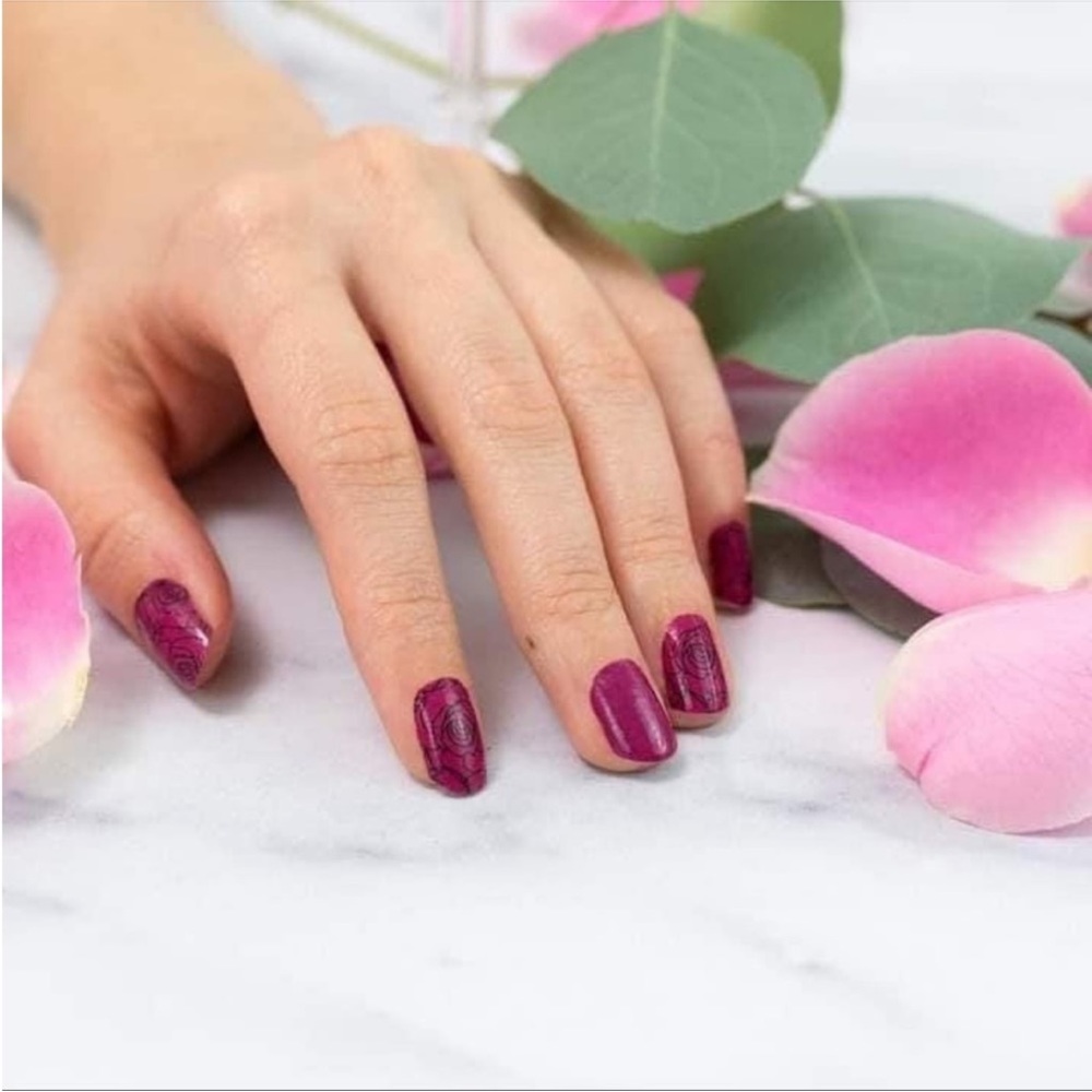 *Retired* Color Street: Rose Goes | Floral Pink Valentine’s Day Berry Fall - Picture 8 of 12